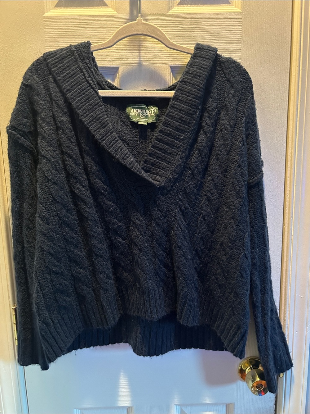 American Eagle Women's Black Cable Knit V-Neck Sweater